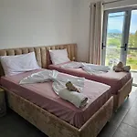 فندق Irini
