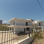 فندق Irini