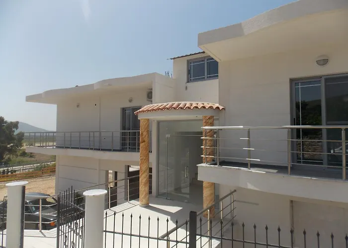 Ξενοδοχείο Irini 3*