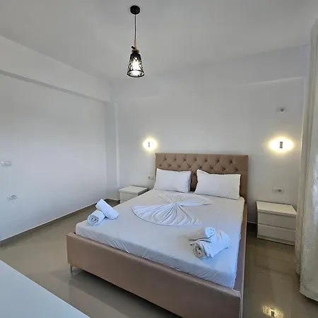 Irini ホテル Sarandë