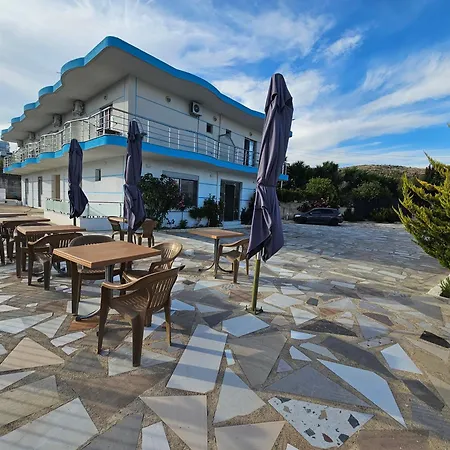 Irini Hotel 3*