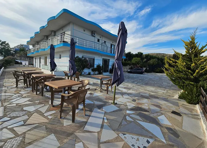 Irini Hotel 3*